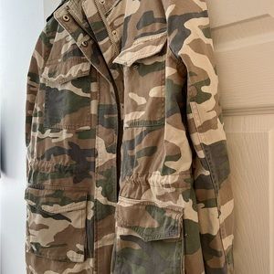 Camo light weight jacket